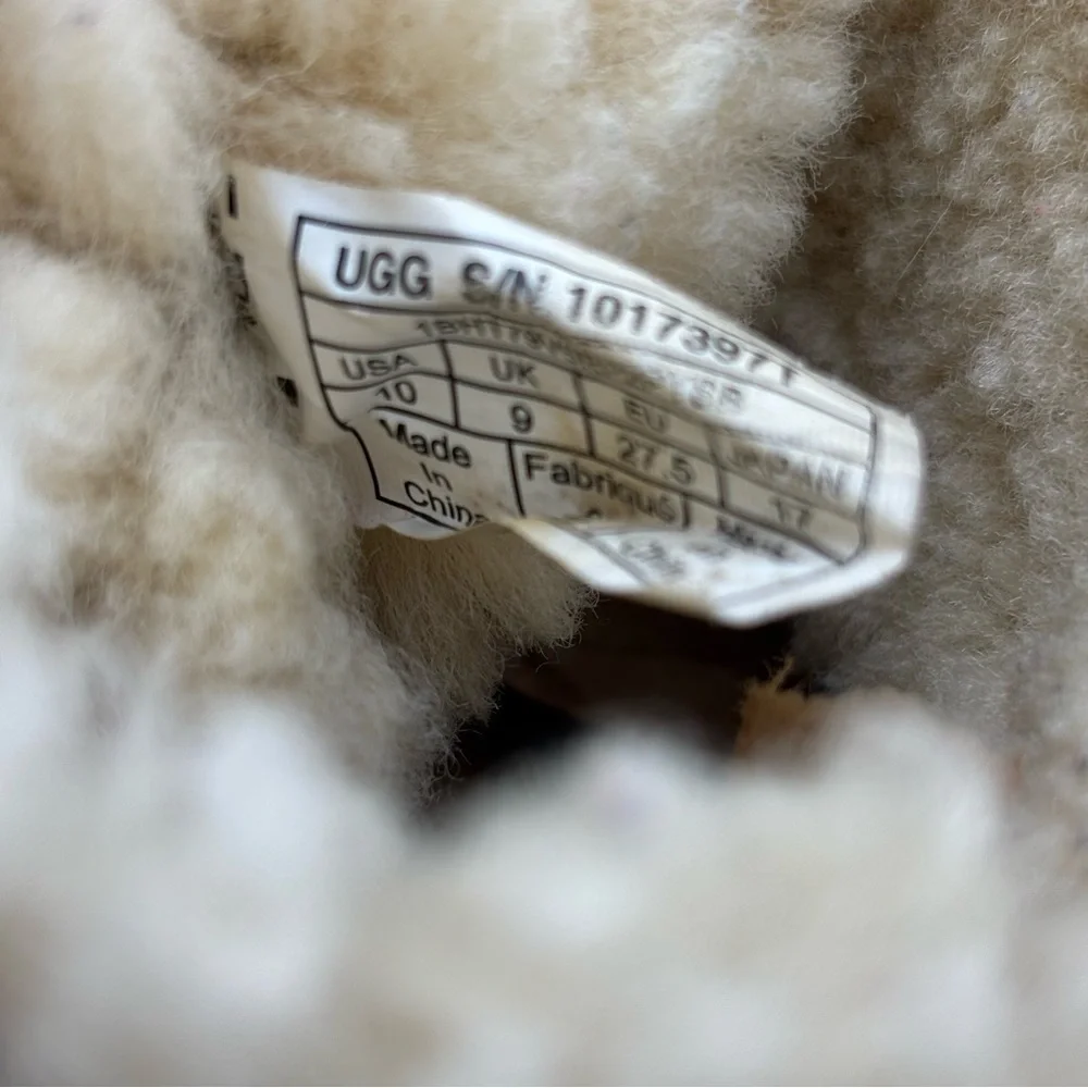 UGG WINTER BABY BOOTS SIZE 10